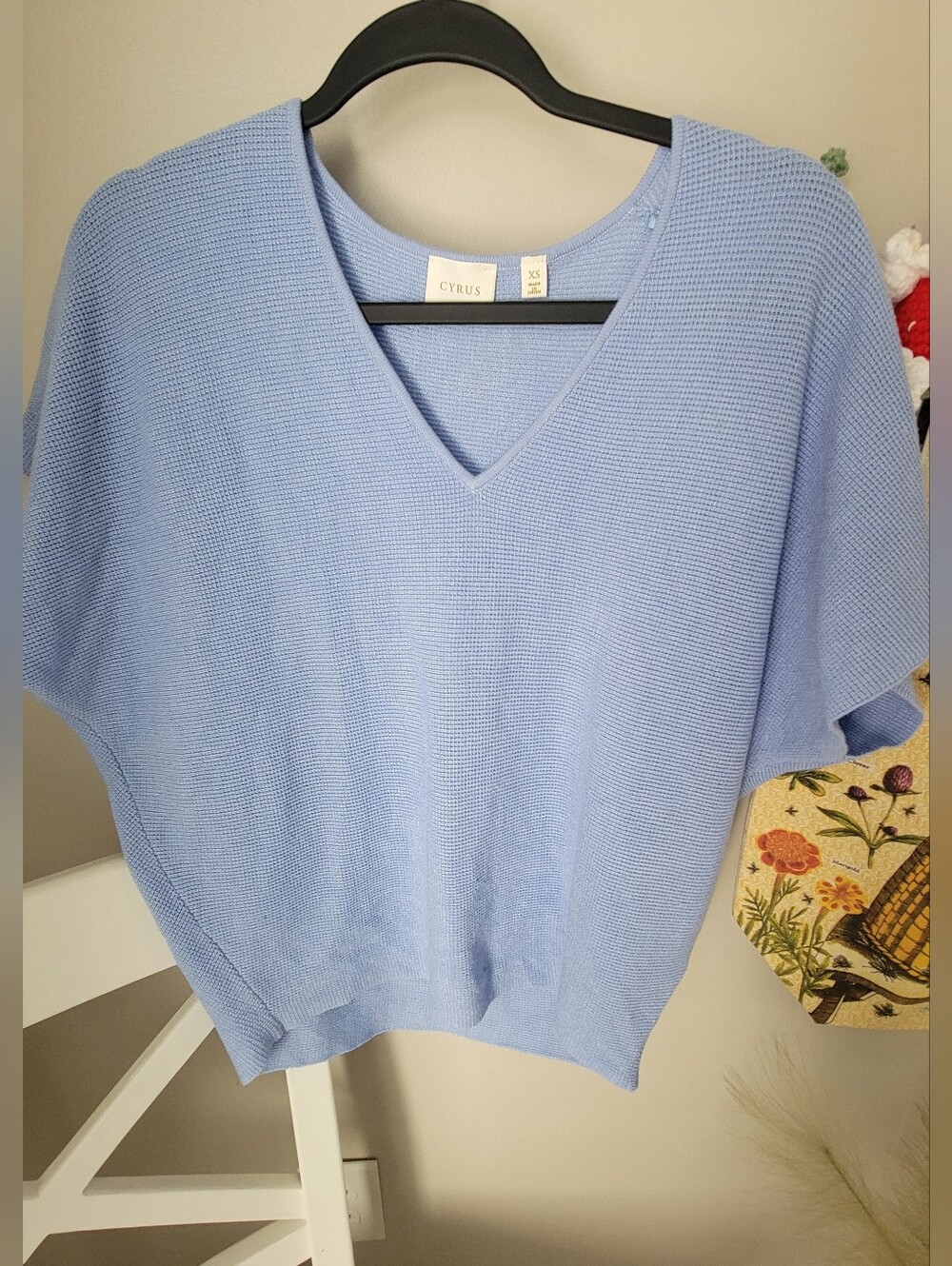 Cyrus Light Blue V-Neck Knit Top Size XS